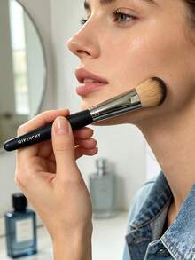 GIVENCHY Foundation Makeup Brush, Single Piece, Portable And Durable, Suitable For Travel, With Brand Logo Design, Soft Brush Hair, For Personal Use And Gift Giving, GIVENCHY‑GIFT‑23 - Black - View 5