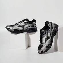Mizuno 新款 SPEED 2K 緩震透氣網布多功能休閒慢跑鞋 中性款 - 銀色/黑色 - 查看 10