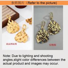 女款誇張時尚幾何啞光圓形耳環，適合街頭派對穿搭（產品設計本身呈彎曲形狀） - 金黃色 - 查看 10