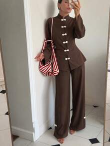 Cardigan Kemeja Lengan Panjang Wanita Warna Cokelat, Kasual, Serbaguna, Cocok untuk Musim Semi/Gugur, Desain Kancing Tradisional, Sesuai untuk Acara Santai dan Jalan-jalan. - Coklat - View 8