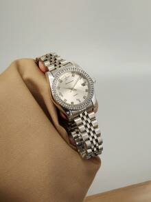 RICECGO 1pc Women's Silver Steel Band Watch, Round Rhinestone Dial, Vintage British Style, Niche Luxury Fashion Quartz Watch, Suitable For Festivals, Parties, Weddings, Back To School Season And Other Occasions, Perfect Gift For Women - Silver - View 5