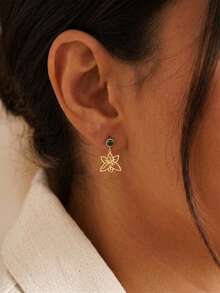 Birth Flower Earring, Gold Birthstone Flower Earring,Minimalist Earrings Floral Jewelry, Birth Flower Gift, ChristmasGift For Her - Yellow Gold - View 3