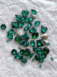 30Pcs Emerald Green Pointed Rhinestone Nail Art Decor, Viral Sparkling Heart & Square Sugar Glass Irregular Rhinestone Nail Decoration - Dark Green - View 4