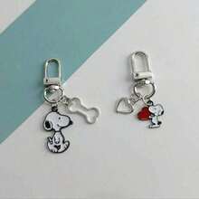 1 قطعة سلسلة مفاتيح معدنية بتصميم كرتوني لطيف Snoopy، هدية زوجية فاخرة، قلادة حقيبة ظهر شعبية، قرطاسية للأزواج، هدية عيد Qixi، هدية هالوين (نمط عشوائي) - متعدد الألوان - مشاهدة 4