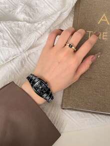 JUSMI 1件/套復古桶形小金錶女款，鑲鑽錶盤石英手錶配精緻鋼帶，極簡優雅專業女式腕錶，時尚簡約通勤小眾風格女錶，適合日常配戴、約會、宴會、生日、節日禮物等 - 黑色 - 查看 2