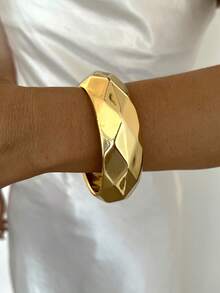 1pc Fashion Minimalist Elegant Exquisite Vintage Design Geometric Square Textured CCB Metal Style Exaggerated Wide Chunky Round Bracelet, Holiday Vacation Party Date Gift, Daily Commute Wear, Personalized - Yellow Gold - View 3