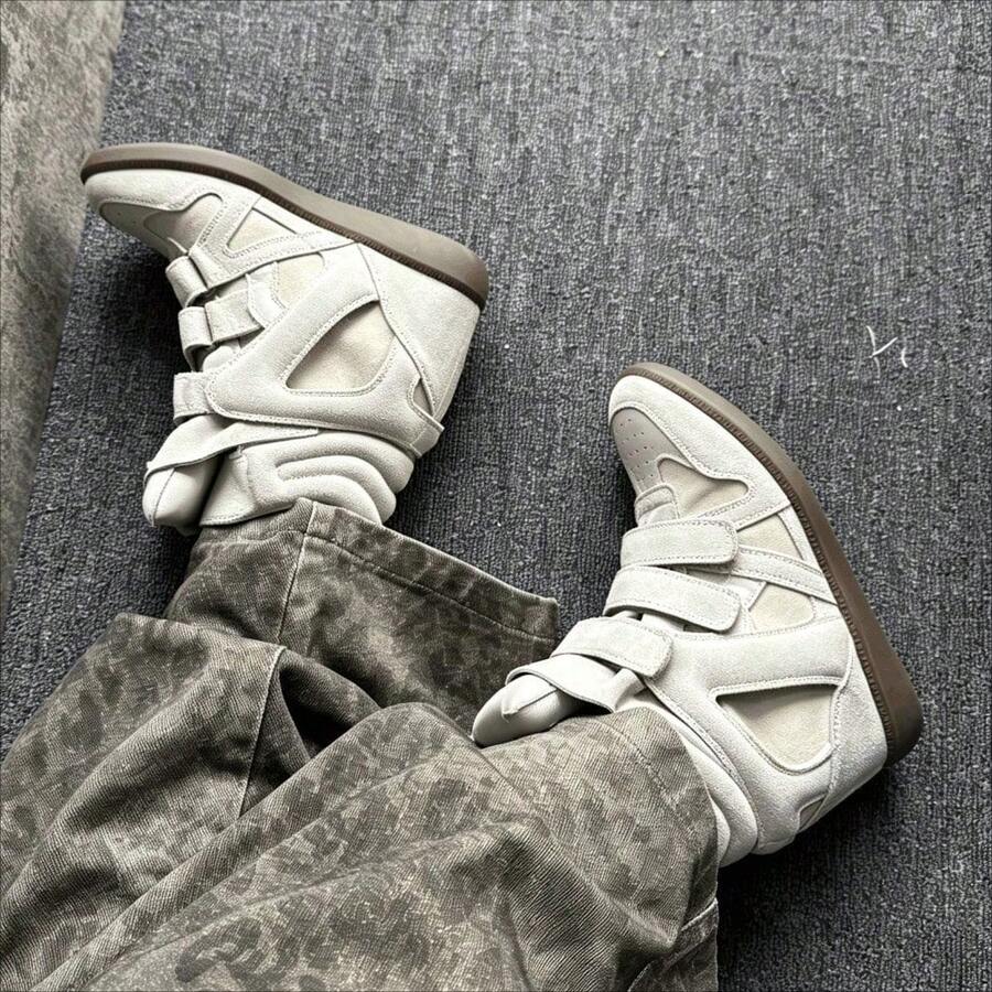 New ISA Style 2026 Sneakers, Vintage Casual Round-Toe Shoes For Women. Featuring A Hidden Heel Design. - 白色 - 查看 1