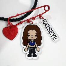 مجموعة 6 دبابيس مفاتيح بتصميم Chibi من ألبوم KATSEYE "Pinky Up"، مخصصة لمانون وسوفيا ودانييلا ولارا وميغان ويونتشاي جميع الأعضاء، قاعدة دبوس حمراء مع قلادة قلب وتصميم بطاقة اسم المجموعة، صورة كرتونية لطيفة بأسلوب مستعاد بدقة عالية، مادة أكريليك بطباعة عالية الدقة مقاومة للتآكل والخدش، يمكن تزيين حقيبة الظهر وحامل البطاقات والملابس، بضائع إبداعية لمجموعة معجبين فرقة الفتيات الدولية والدعم - متعدد الألوان - مشاهدة 8