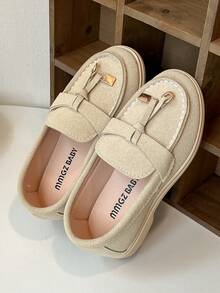 Sepatu Loafer Slip-On Anak Perempuan, Suede Beige dengan Rumbai dan Gesper, Sol Lembut, Ringan, dan Tidak Melecehkan. - Aprikot - View 4