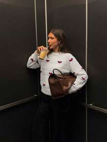 女款白色圓領愛心圖案長袖針織毛衣，寬鬆休閒套頭衫，舒適秋冬日常街頭風 - 杏色 - 查看 6