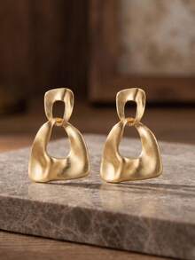 A Pair Of Gold-Colored Geometric Alloy Drop Earrings, Suitable For Women To Wear Daily, At Parties, Or On Vacation. - Yellow Gold - View 2