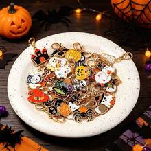 30pcs Halloween Keychain Set, Fun Charming Heart Charm, Dark-Themed Keyring, Bag Car Key Pendant, Mini Ornament, Gift For Couples Best Friends - Multicolor - View 4
