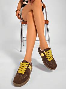 Women's Colorblock Striped Patchwork Soft Sole Lightweight Non-Slip Round Toe Low-Top Lace-Up Flat Sneakers, Retro Casual Sports Style, All-Season Commute Travel Daily Versatile, Multiple Colors Available, Matte Faux Suede Material, Retro Patchwork Sneakers, Leading Fashion - Brown - View 1