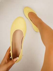 Soft Pale Yellow Solid Color Round Toe Flat Shoes, Soft Surface Slip-On Casual Versatile Women's Shoes, Fresh Fashion Flat Shoes - Yellow - View 8