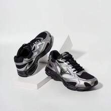 Mizuno 新款 SPEED 2K 緩震透氣網布多功能休閒慢跑鞋 中性款 - 銀色/黑色 - 查看 11