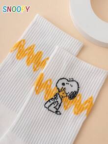 1 Pair SNOOPY Series Authentic Puppy Striped Pattern Fun Personalized Cartoon Men's Mid-Calf Socks - Multicolor - View 5