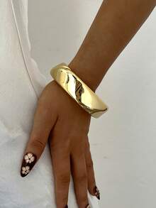 1 pieza Brazalete grueso minimalista elegante y exquisito de diseño vintage con cinta geométrica ondulada asimétrica cuadrada CCB de metal pulido liso para vacaciones, fiesta, cita, regalo, uso diario y personalizado - Amarillo Oro - Ver 3