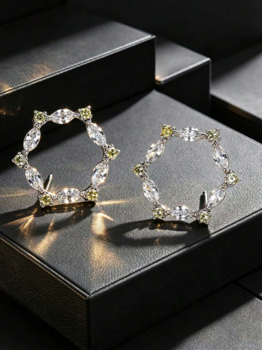 1 Pair Contrast Color Rhinestone Round Hoop Earrings, Floral Wreath Design, Fully Embellished With Sparkling Crystals, Elegant Versatile Ear Cuffs For Daily Wear And Dating - Earrings - View 1