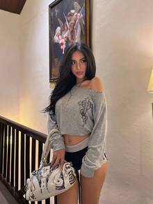 Y2K Homecoming Cross Graphic Off‑Shoulder Long Sleeve Top, Rivet Drawstring Slanted Shoulder Loose Tee, Fall Casual Women Streetwear Blouse - Grey - View 5