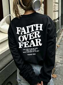 大尺碼女款寬鬆圓領運動衫，背面印花 Faith Over Fear 聖經金句，基督教秋季休閒套頭上衣 - 黑色 - 查看 4