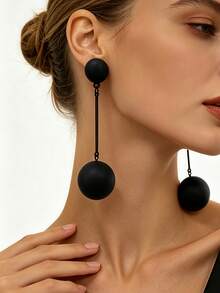 1 Pair Women's Vintage European & American Style Black Dual-Size Solid Metal Ball Thin Straight Bar Long Dangle Earrings, Glossy Double-Layer Large & Small Metal Bead Vertical Line Drop Earrings, Suitable For Party, Vacation, Banquet Wear - Black - View 2