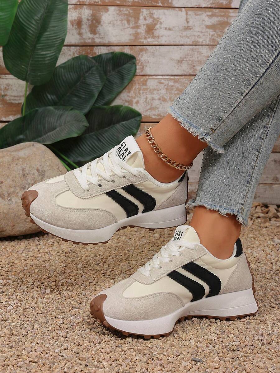 1 Pair Black & White Colorblock Jogging Shoes, Soft Sole Low-Top Commuter Sneakers, Suitable For Daily Wear And Outdoor Sports - Beige - View 1