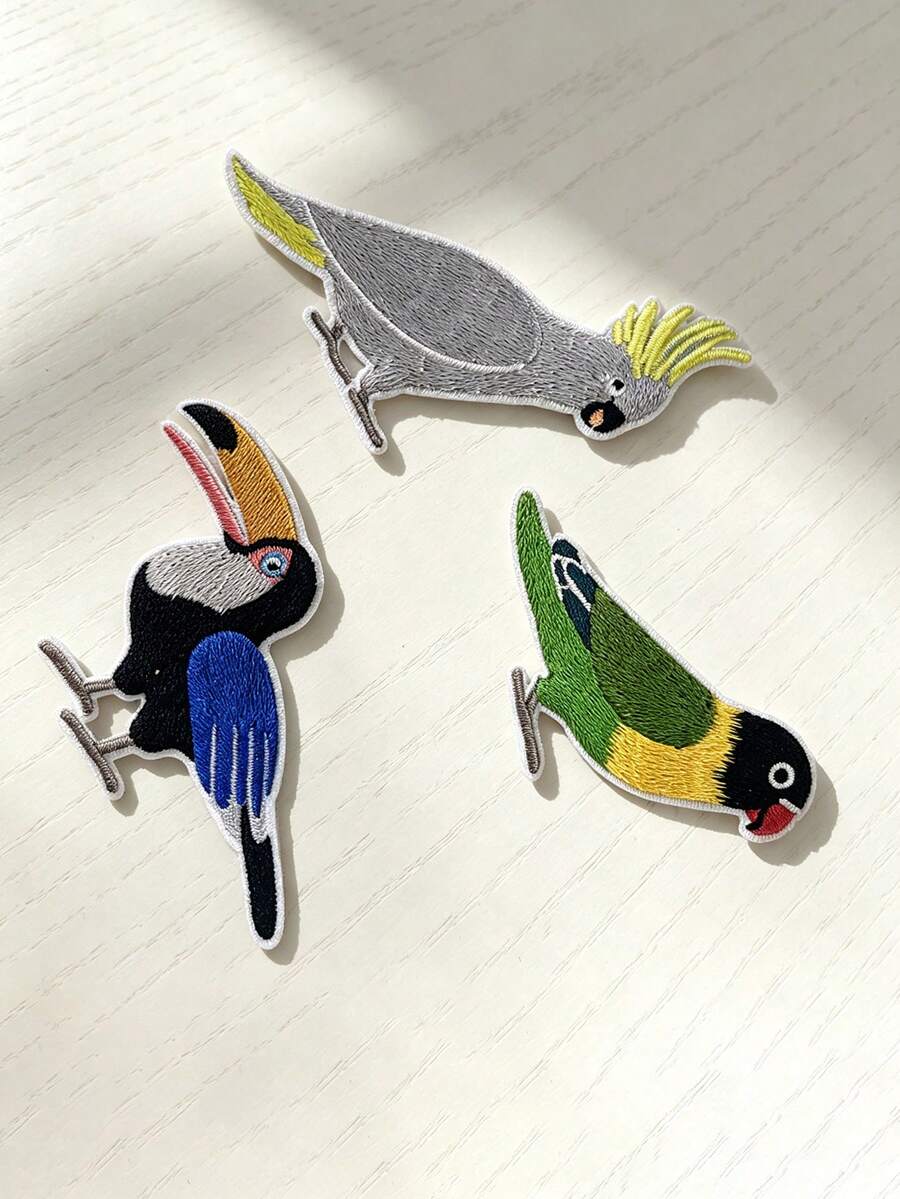 Explosions Clothing Accessories Parrot Bird Embroidery Patch DIY Applique Exquisite Small Animal Embroidered Sticker Parrot Hornbill Patch Cartoon Bird Adhesive Backing Embroidery Patch Jeans DIY Distressed Decoration Patch - Parrot - View 1