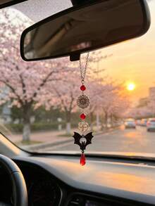 Pingente de Espelho Retrovisor de Morcego Escuro, Ornamento Pendurado de Decoração de Carro com Conta Vermelha de Margarida Vintage, Charme de Espelho Retrovisor de Morcego Gótico, Pingente Pendurado de Interior de Carro com Conta Vermelha de Margarida em Forma de Coração e Gota de Água - Flor de Morcego - Visão 14