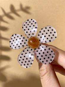 1 Pc Oversized Hollow Flower Statement Ring For Women Retro Black White Polka Dot Floral Finger Ring, Punk Exaggerated Party Jewelry Gift - Multicolor - View 3