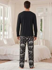 Men's Fun Home Set - Dinosaur Skeleton Print Long Sleeve T-Shirt + Black Dinosaur Fossil Pattern Pants, Casual 2-Piece Pajama Set, Perfect For Relaxing - Black - View 2