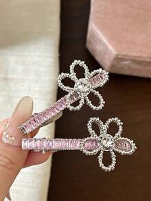 2Pcs Pink Rhinestone Flower Hair Clips, Sparkly Crystal Floral Side Barrettes, Sweet Hair Accessories For Christmas Party Daily Hairstyle - Pink - View 4