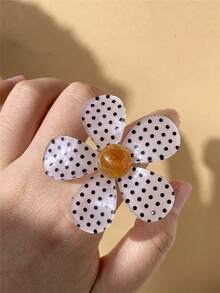 1 Pc Oversized Hollow Flower Statement Ring For Women Retro Black White Polka Dot Floral Finger Ring, Punk Exaggerated Party Jewelry Gift - Multicolor - View 6