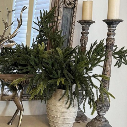 Artificial Christmas Greenery Branches, Artificial Green Stem, Artificial Cedar Wood Picks For Vase Crafts Garland Wreath Christmas Decor, Faux Floral For Fireplace Mantel Staircase Railing Front Door Porch Window Indoor Home Decor
