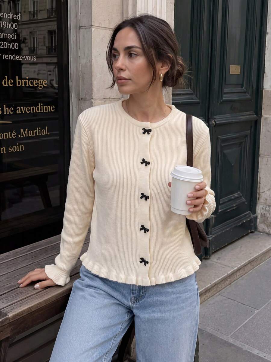 JIANHU Beige Schleife Strick Cardigan - Herbst/Winter Rüschen Saum Glockenärmel Pullover, akzentuiert in Schwarz | Weihnachtsmarkt und Silvester Party - Weiss - Übersicht 1