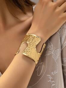 1pc European & American Fashion Wide Exaggerated Line Texture Asymmetrical Shape Premium Open Bangle - Gold - View 2