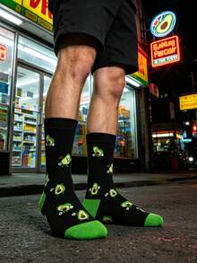 1 Pair Men's Black Bottom Green Cartoon Avocado Pattern Mid-Calf Socks, Fun Street Style, Suitable For All Seasons/Daily Wear/Skateboarding Street/Holiday Gift - Multicolor - View 3