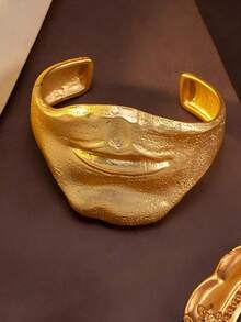 Medieval Vintage Luxury Gold Lip Ornament Fashion Textured Bracelet And Ring, Party Holiday Wearable Jewelry Gift - Bracelet - View 3