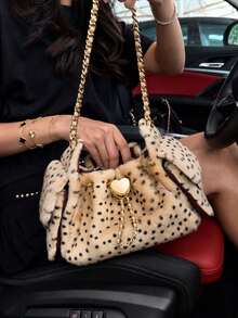 Tas Ember Berbulu Motif Polkadot Merah Muda Dedoo, Tas Selempang Rantai Logam Bentuk Hati yang Lucu, Tas Bahu Serut Berbulu untuk Pesta dan Sehari-hari - Khaki - View 2