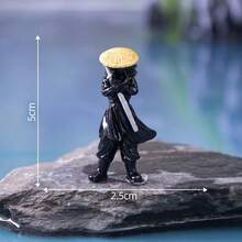1/2pcs Vintage Swordsman Car Ornament, Creative Resin Craft, Cool Chinese Black-Clad Assassin, Unique Design, Small And Exquisite, Suitable For Car Dashboard, Car Window, Rearview Mirror, Desk, Indoor Home Decor, Fish Tank, Halloween, Christmas, Holiday Gift - Swordsman - View 5