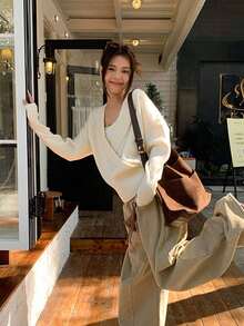 [Y6Y] Sweater Rajut Wanita Musim Gugur/Dingin Model V-Neck, Gaya Korea, Desain Longgar dan Lembut - Krem - View 2