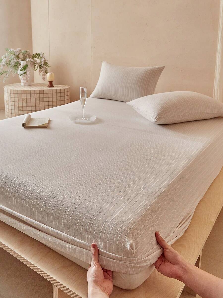 1pc Khaki Color Woven Jacquard Cationic Single Fitted Sheet, Minimalist Textured Modern Style Polyester Fitted Sheet Suitable For All Seasons, Soft And Breathable, Machine Washable, Deep Pocket - Khaki - View 1