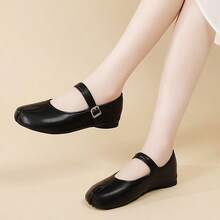 Sepatu Flat Wanita dengan Ujung Terpisah, Sepatu Balet dengan Tali Gesper untuk Perjalanan Sehari-hari, Acara Santai, dan Paduan Mode Sehari-hari - Hitam - View 3