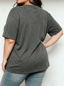Plus Size Women's Retro Little Red Riding Hood & Big Bad Wolf T-Shirt - Oversized Fit Short Sleeve Top With Dark Gray Graphic Print, Round Neck Tee With Vintage Fairy Tale Pattern, Suitable For Party And Casual Wear Summer - Grey - View 2