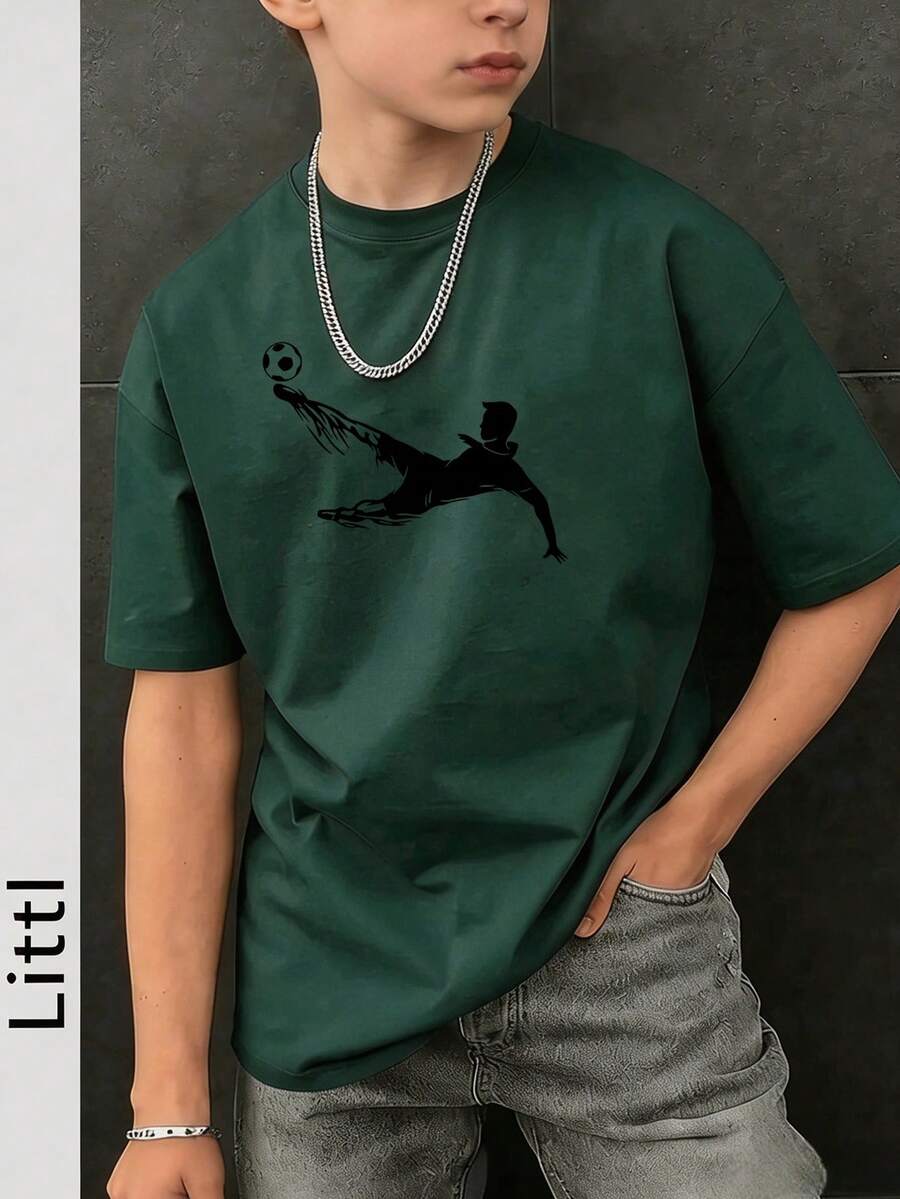 男孩世界盃足球印花寬鬆版型T恤,透氣短袖夏季運動上衣 - 墨綠色 - 查看 1
