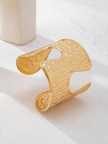 1pc European & American Fashion Wide Exaggerated Line Texture Asymmetrical Shape Premium Open Bangle - Gold - View 1