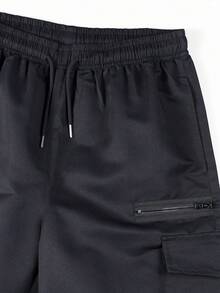 1pc Men's Sports Minimalist Style Multi-Pocket Zipper Drawstring Loose Casual Capri Length Shorts - Black - View 5
