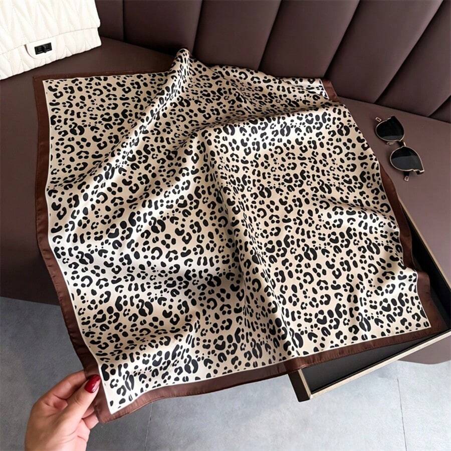 A Vintage-Style Leopard Print Scarf-Elegant And Stylish-Perfect For Parties, Casual Outings, Or As A Decorative Gift.
