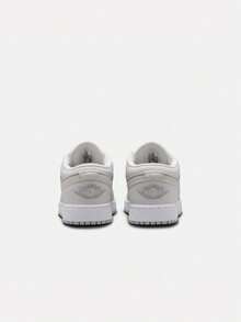 Teenager AIR JORDAN 1 LOW SE (GS) Casual Shoes Low-Top IO2060-100 - Mint Green - View 4