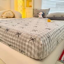 3-Piece Fluffy Fitted Sheet Set, Includes 1 Fitted Sheet And 2 Pillowcases, Fluffy Bed Cover Mattress Protector, Double Fitted Sheet Set 3-Piece, Warm And Comfortable For Winter, Soft And Skin-Friendly, Suitable For Home Bedroom And Student Dormitory - Light Grey - View 1