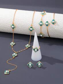 Set Perhiasan Wanita Motif Daun Semanggi Enamel Antik, Kalung, Gelang, Cincin, dan Anting-anting Mutiara Imitasi Berlapis Emas, 5 Buah Aksesori Serasi - MultiWarna - View 13